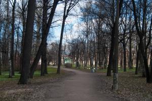 นิทรรศการอีสเตอร์ออร์โธดอกซ์ - ยุติธรรมในสวนเมโทรโพลิแทนของ Alexander Nevsky Lavra